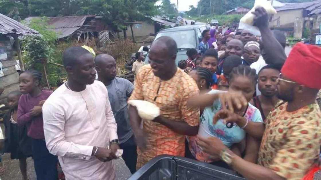 Fayose's aide Sunshine Anifowose leads stomach infrastructure train in Ekiti (photos) Fayose's aide Sunshine Anifowose leads stomach infrastructure train in Ekiti (photos)