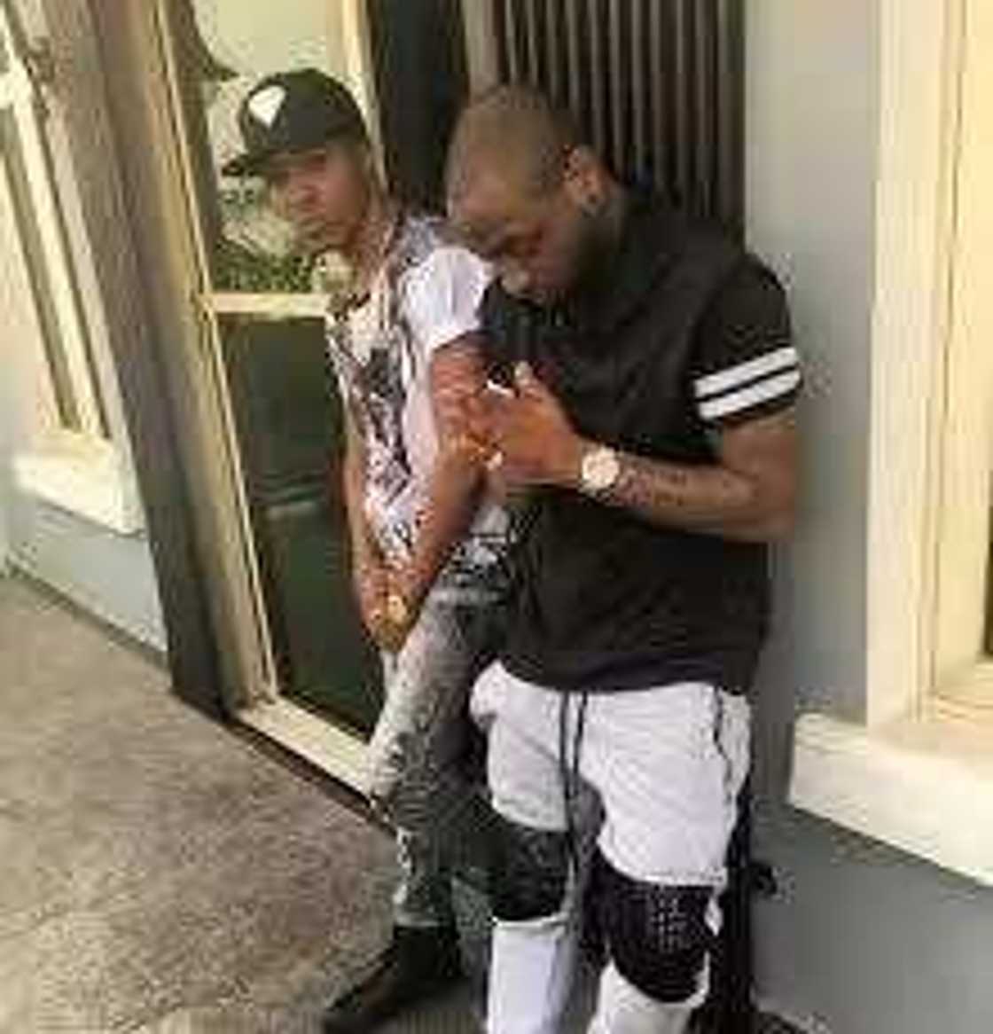 Davido didn't pay me to feature on Oshinachi remix - Humblesmith Davido didn't pay me to feature on Oshinachi remix - Humblesmith