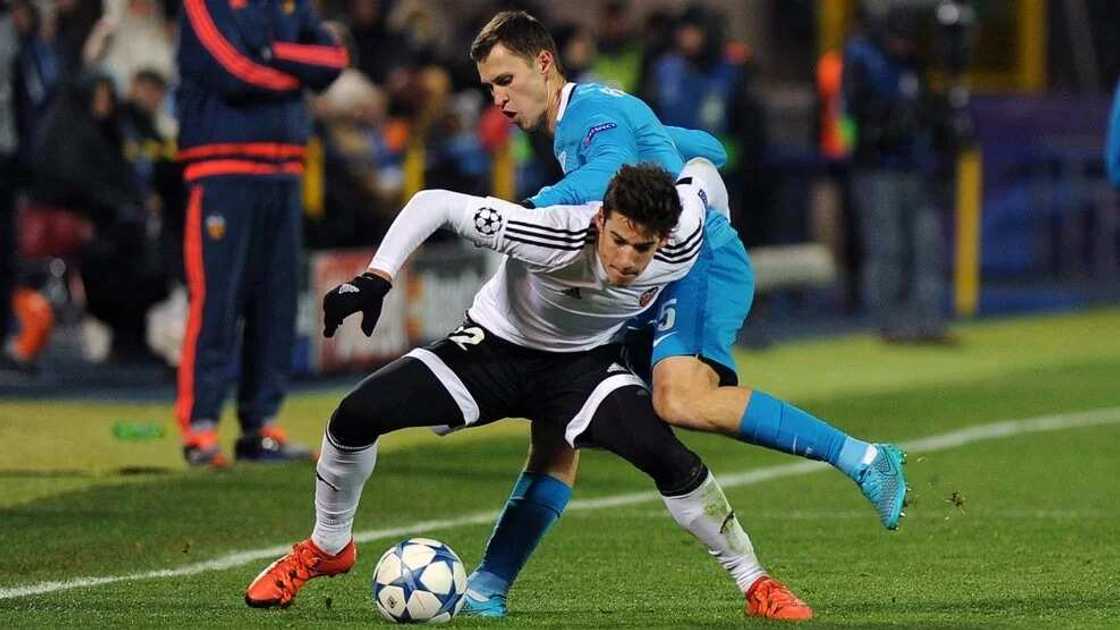 Champions League: Arsenal Survive Exit Scare Champions League: Arsenal Survive Exit Scare