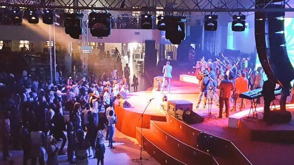 75 hours praise in honour of Pastor Adeboye 75 hours praise in honour of Pastor Adeboye