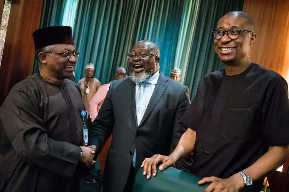 After sending list of two ministerial nominees, Buhari presides over FEC meeting (photos) After sending list of two ministerial nominees, Buhari presides over FEC meeting (photos)