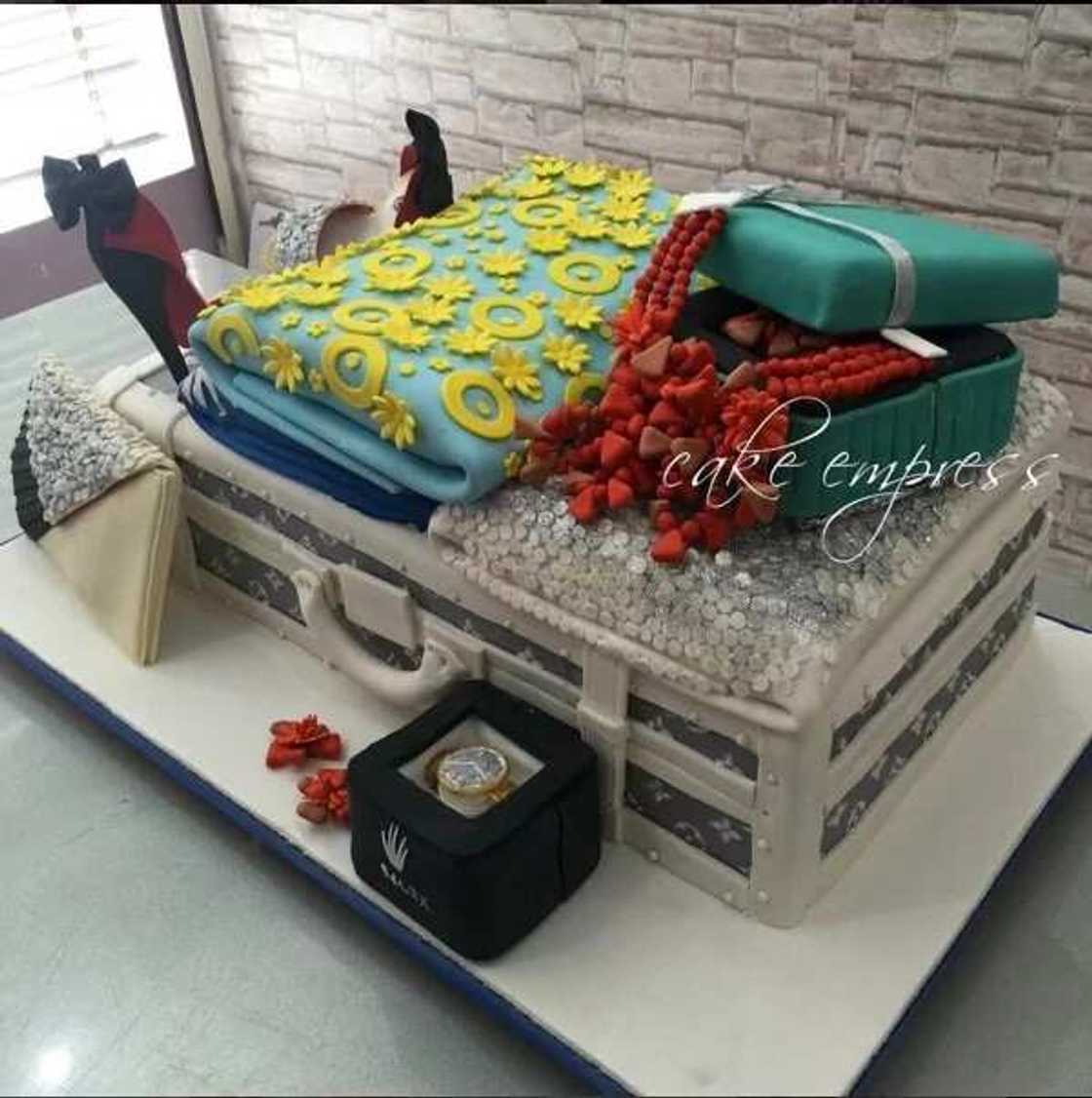 13 traditional wedding cakes that stun you (photos)