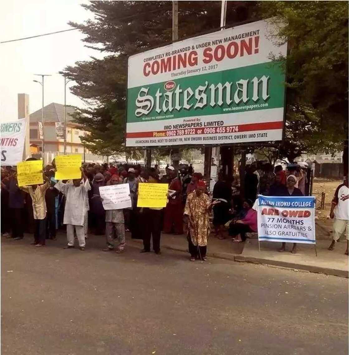 Imo pensioners protest against Gov Okorocha Imo pensioners protest against Gov Okorocha