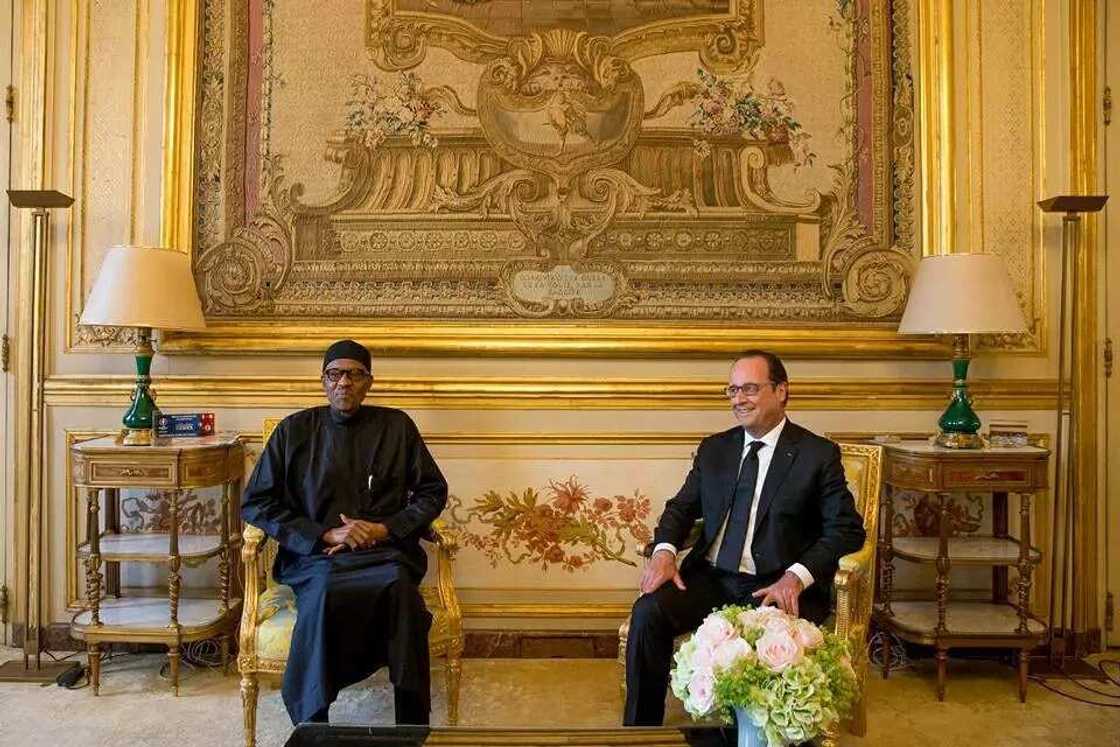 Buhari Meets With Hollande In Paris