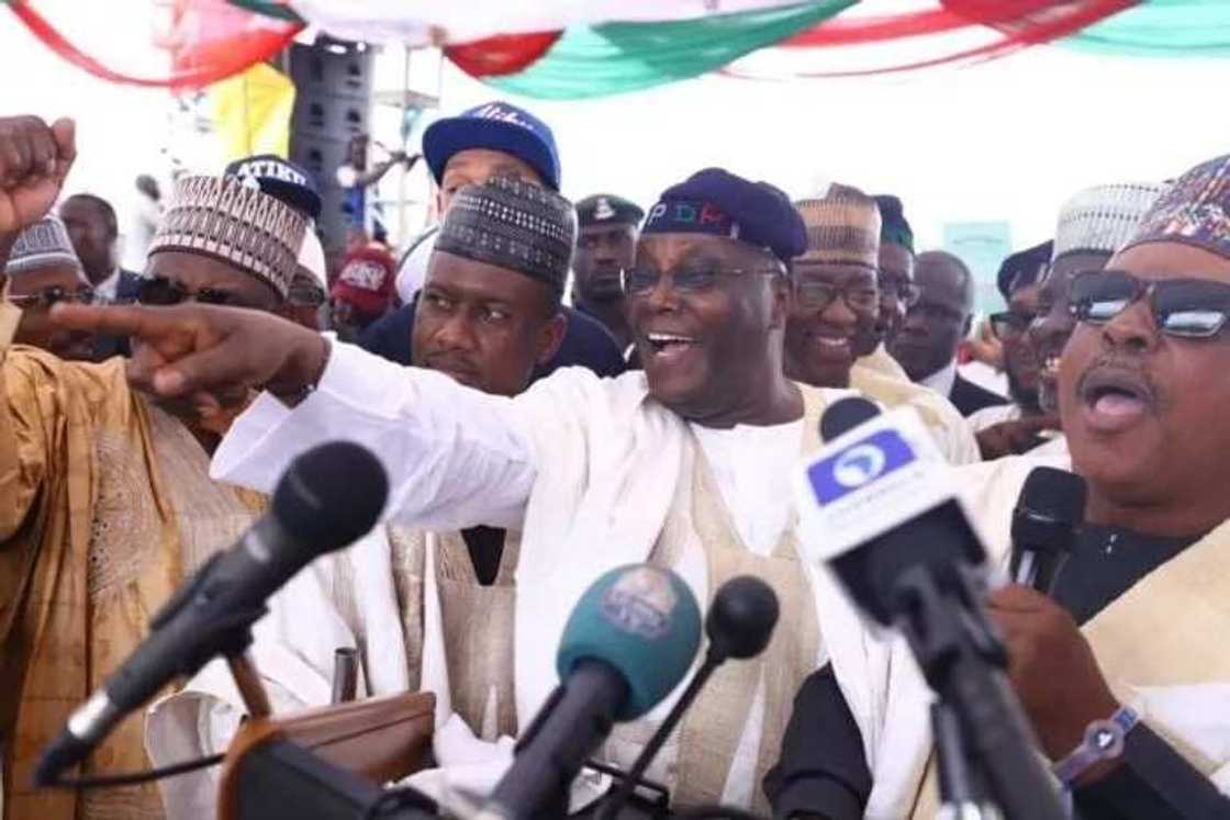 Jam’iyyar APC ta shiga cikin uwar-bari a Jihar Adamawa bayan zuwan Atiku Jam’iyyar APC ta shiga cikin uwar-bari a Jihar Adamawa bayan zuwan Atiku