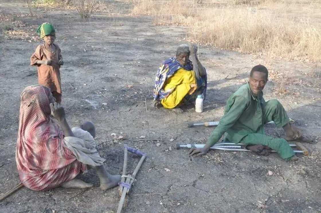 Hotunan mutane da makaman da Sojoji suka kwato daga hannun kungiyar Boko Haram