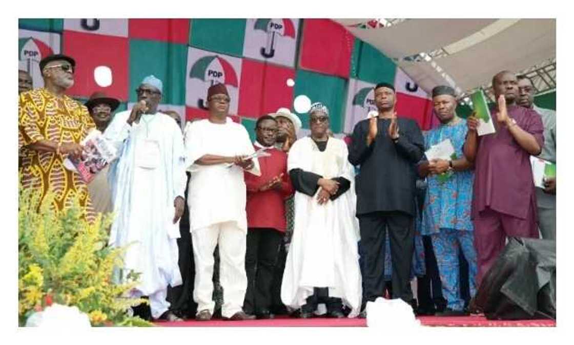 Respect Appeal Court’s judgement or risk jail, Okorocha tells Makarfi, others Respect Appeal Court’s judgement or risk jail, Okorocha tells Makarfi, others