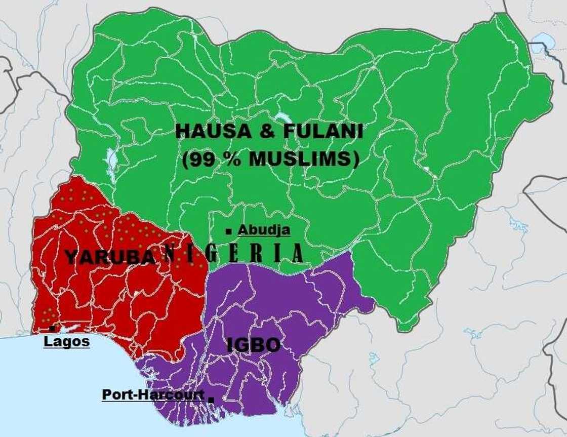 Map of Nigeria showing the three major ethnic group settlements