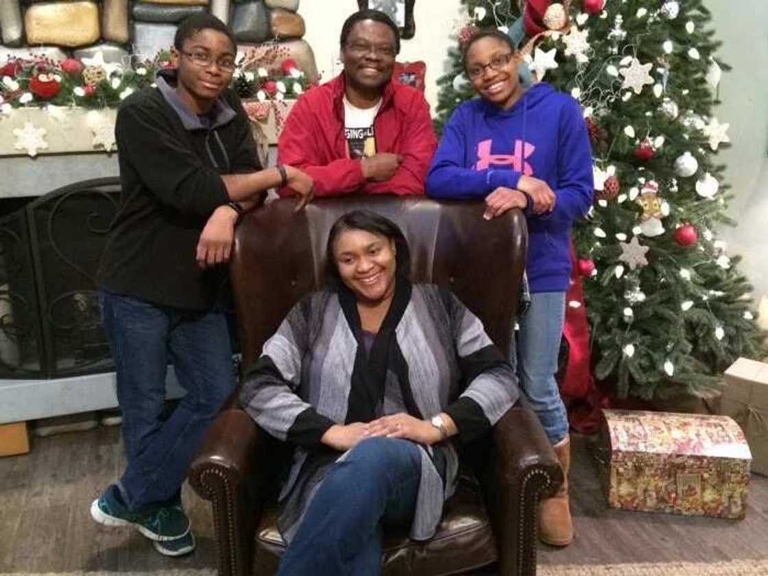 Meet Achilefu, the Nigerian who received US award for inventing goggle Meet Achilefu, the Nigerian who received US award for inventing goggle