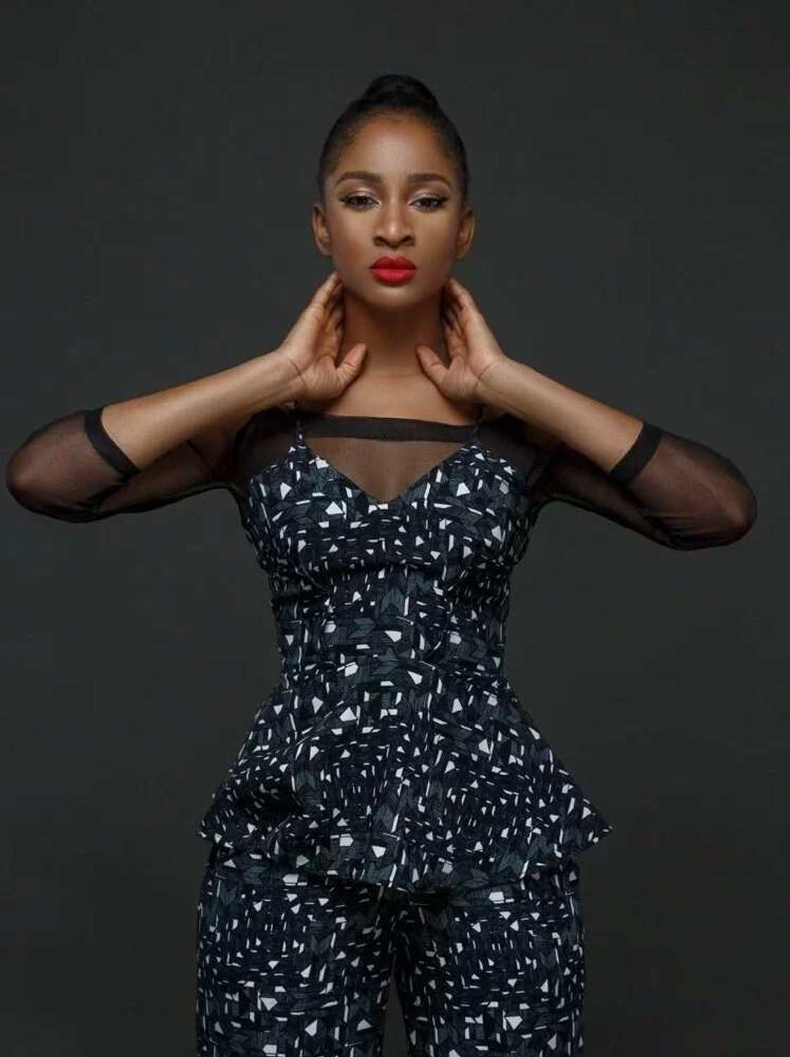 Nollywood actress Adesua Etomi visits BBNaija housemates, Banky W watches her live Nollywood actress Adesua Etomi visits BBNaija housemates, Banky W watches her live