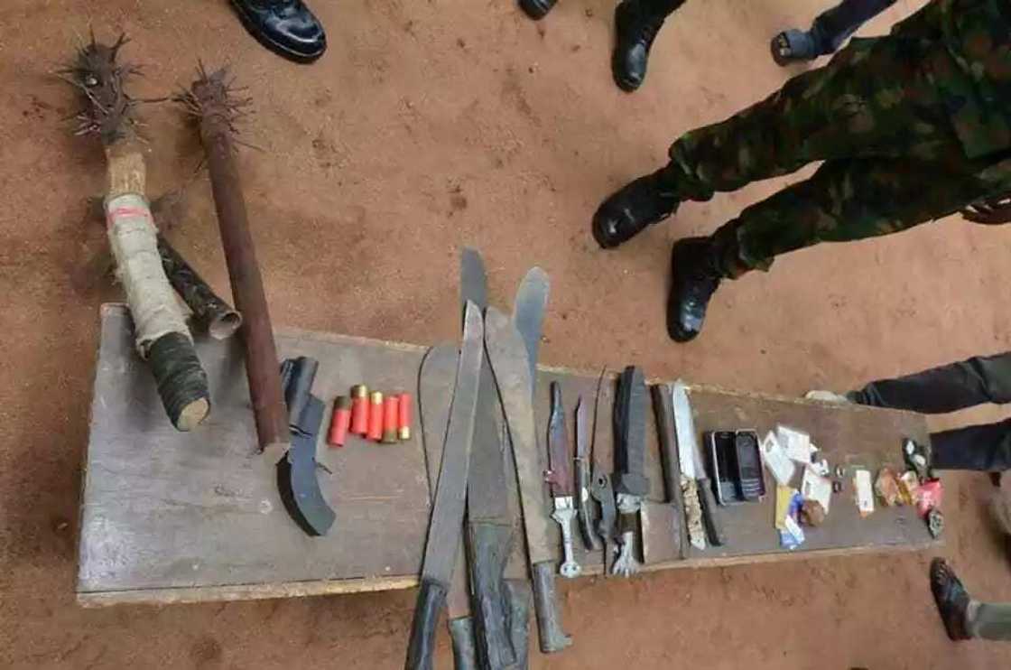 Rundunar soji sunyi nasarar kama ‘yan kungiyar asiri 23, Sojan gona da kuma masu fasa bututun man fetur Rundunar soji sunyi nasarar kama ‘yan kungiyar asiri 23, Sojan gona da kuma masu fasa bututun man fetur