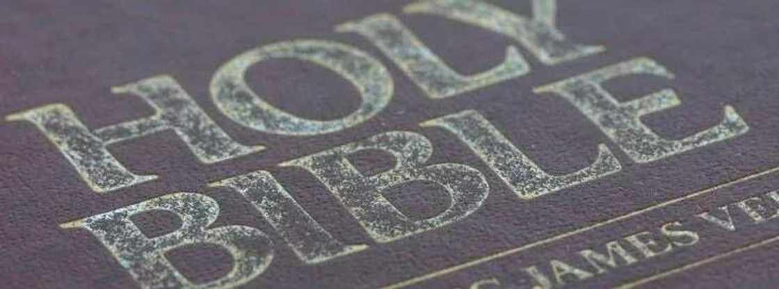 Wata mata ta fara nakuda inda batasan tana da juna biyu ba Wata mata ta fara nakuda inda batasan tana da juna biyu ba