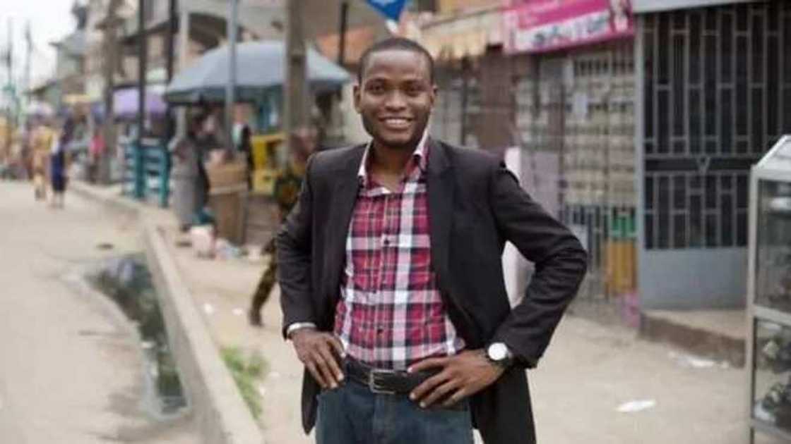 Anyi ma wani malami ɗan Najeriya kyautan N12,000,000 a kasar Birtaniya Anyi ma wani malami ɗan Najeriya kyautan N12,000,000 a kasar Birtaniya