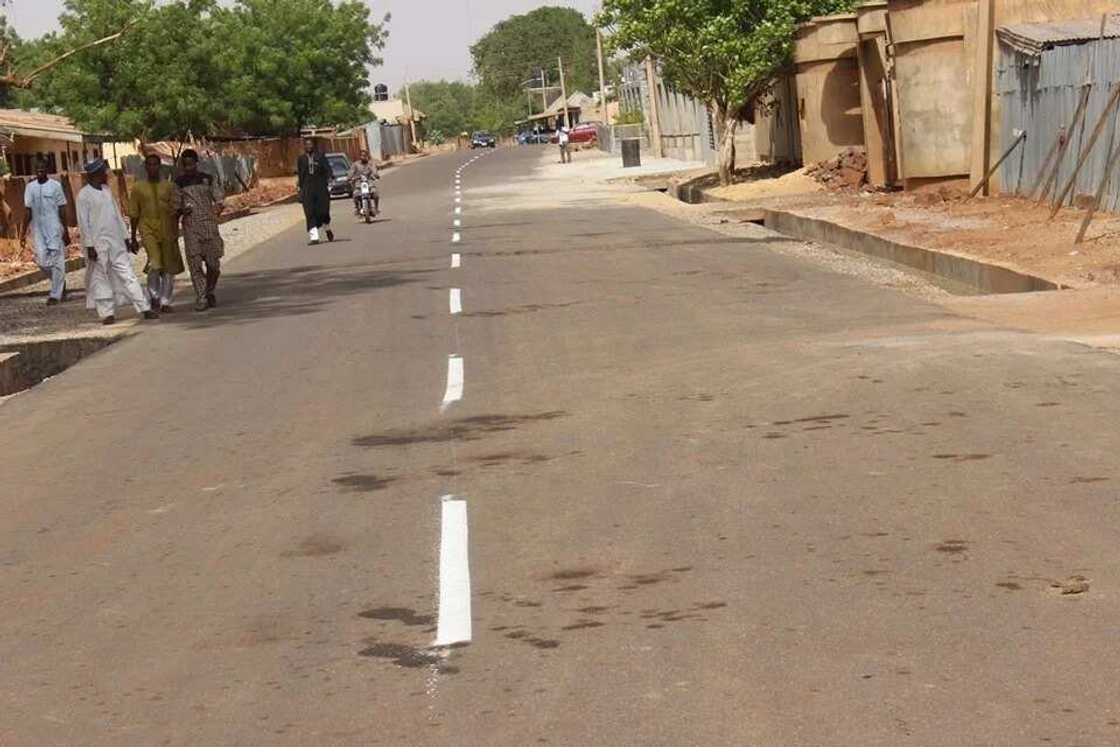 Ayyukan 10 da gwamnatin Sakwato ta kaddamar a ranar demokradiyya (Hotuna) Ayyukan 10 da gwamnatin Sakwato ta kaddamar a ranar demokradiyya (Hotuna)