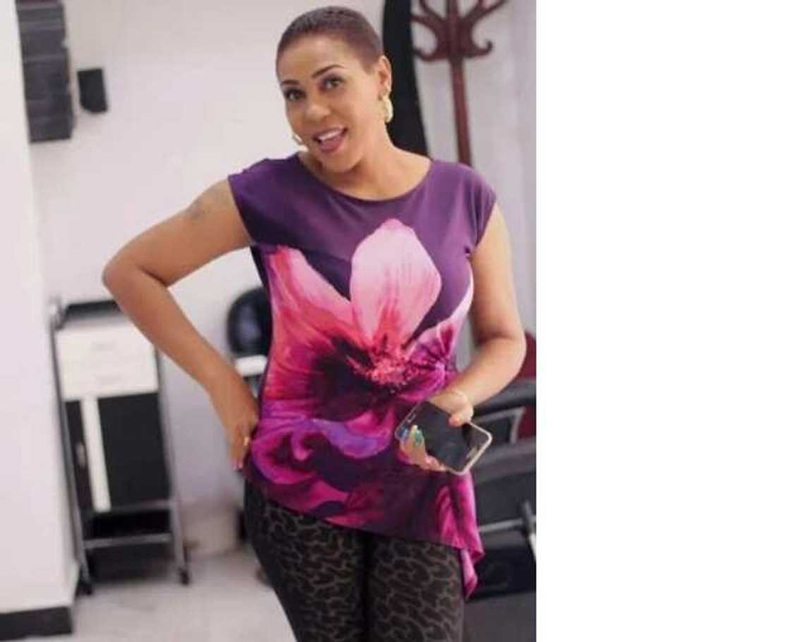 Actress Shan George takes her bedridden mother home (photo, video) Actress Shan George takes her bedridden mother home (photo, video)