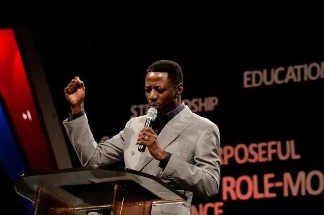 Pastor Sam Adeyemi speaking Pastor Sam Adeyemi speaking