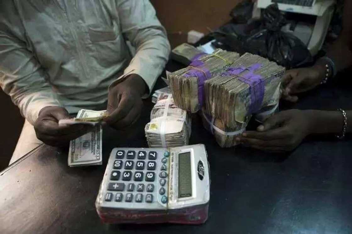 Currency Monopoly and Distribution Currency Monopoly and Distribution