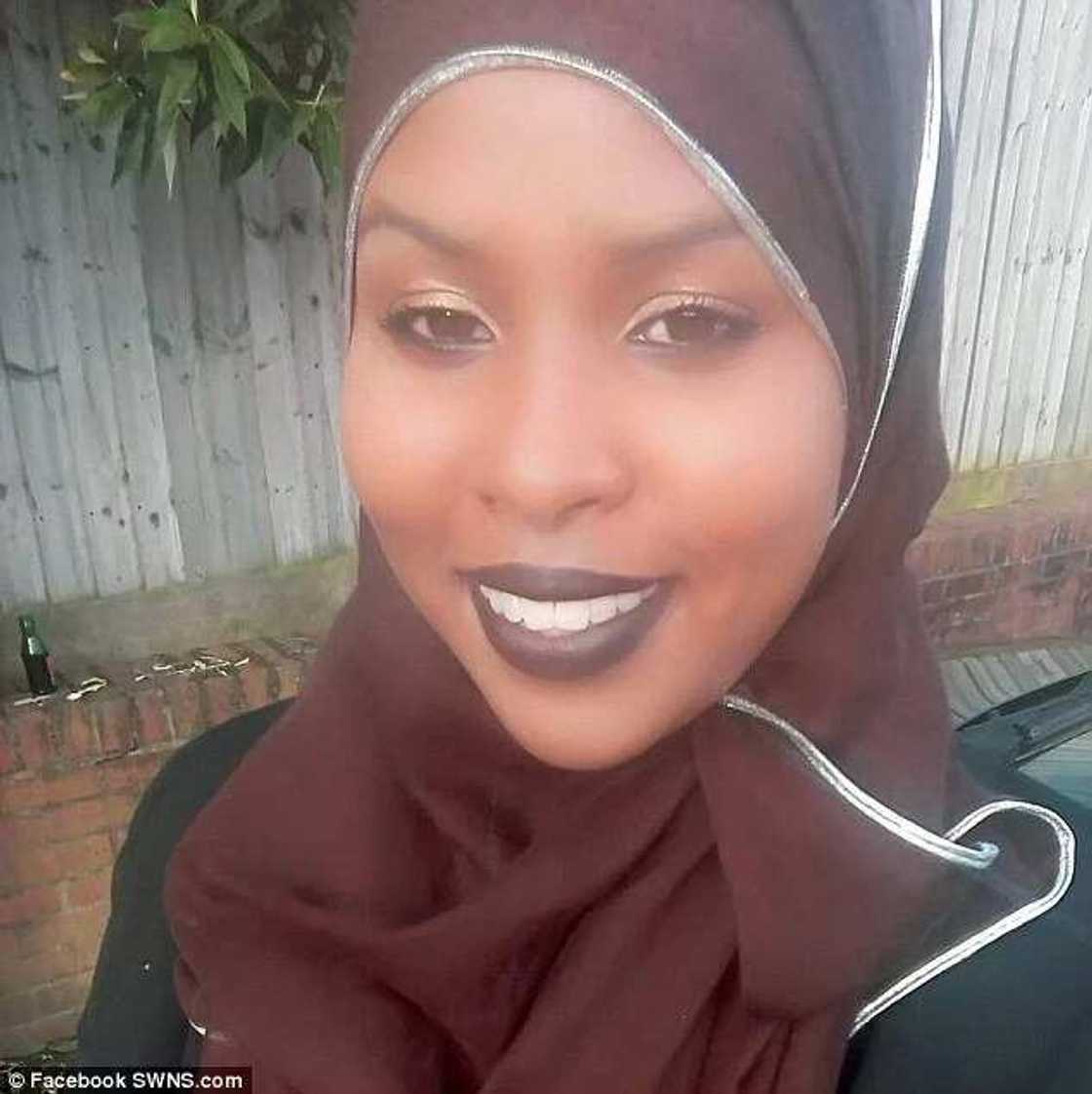 ‘Adan ina son ka, don Allah ka ajiye wukar ‘ – Inji wata bazawara a lokacin da tsohon Mijinta ya caccaka mata wuka ‘Adan ina son ka, don Allah ka ajiye wukar ‘ – Inji wata bazawara a lokacin da tsohon Mijinta ya caccaka mata wuka