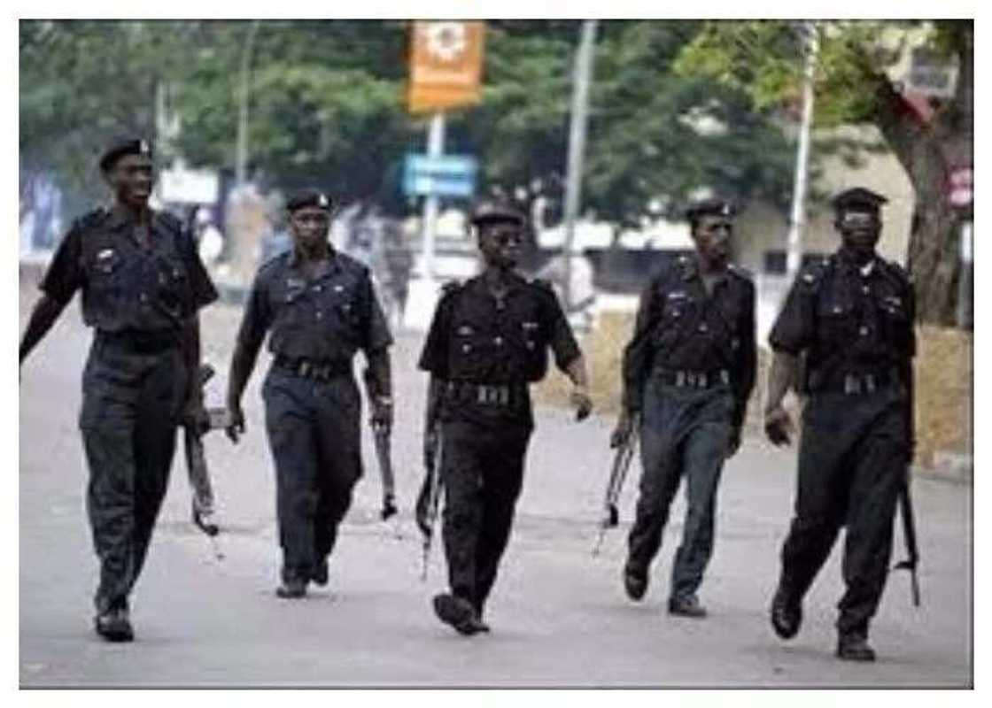 Masoyina yayi min ciki - wata matar aure, karya take ni nayi cikin - mijinta Masoyina yayi min ciki - wata matar aure, karya take ni nayi cikin - mijinta