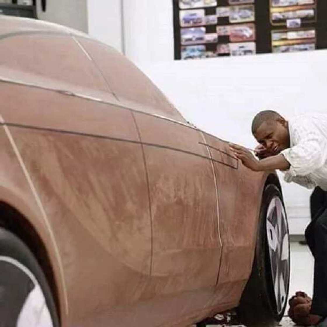 Jelani Aliyu ya ziyarci wurin kera sassan karfe na motoci Abuja Jelani Aliyu ya ziyarci wurin kera sassan karfe na motoci Abuja