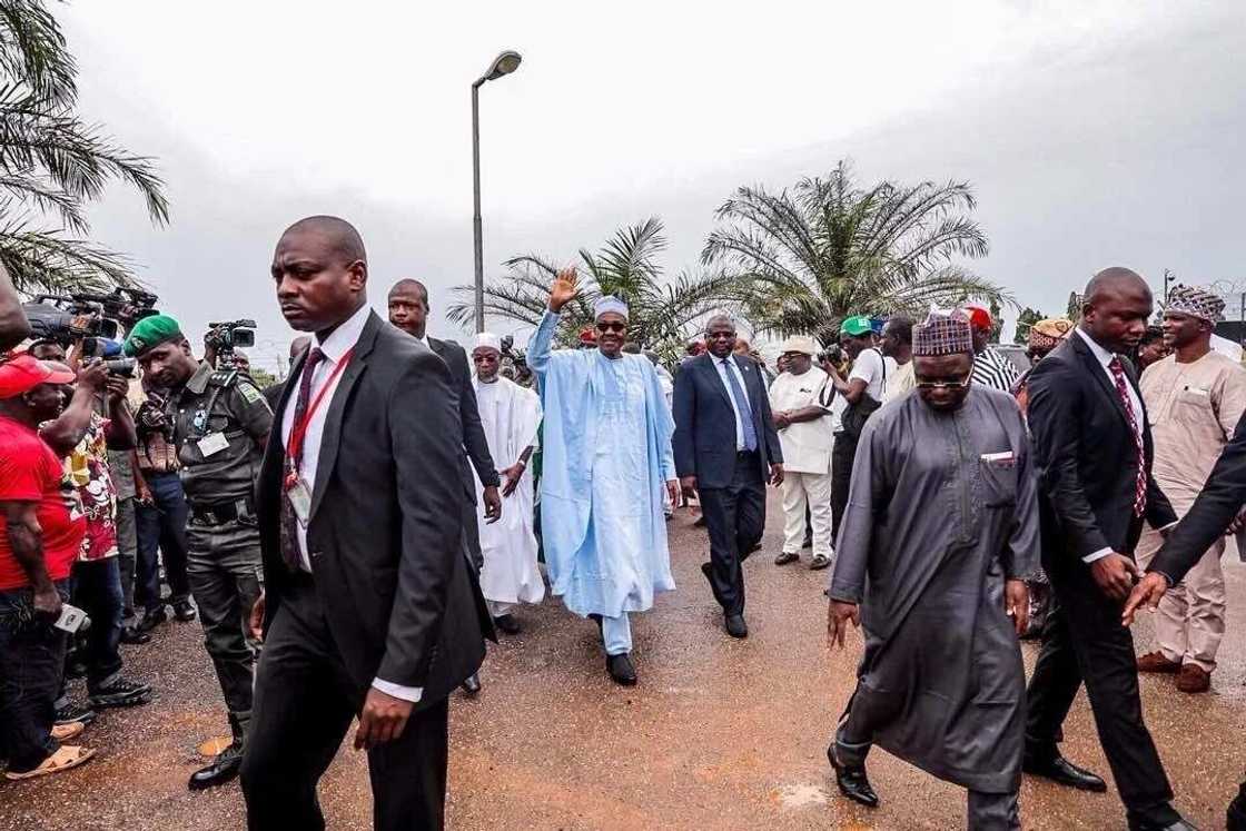 Security operatives everywhere as lawmakers await Buhari for 2022 budget presentation Security operatives everywhere as lawmakers await Buhari for 2022 budget presentation
