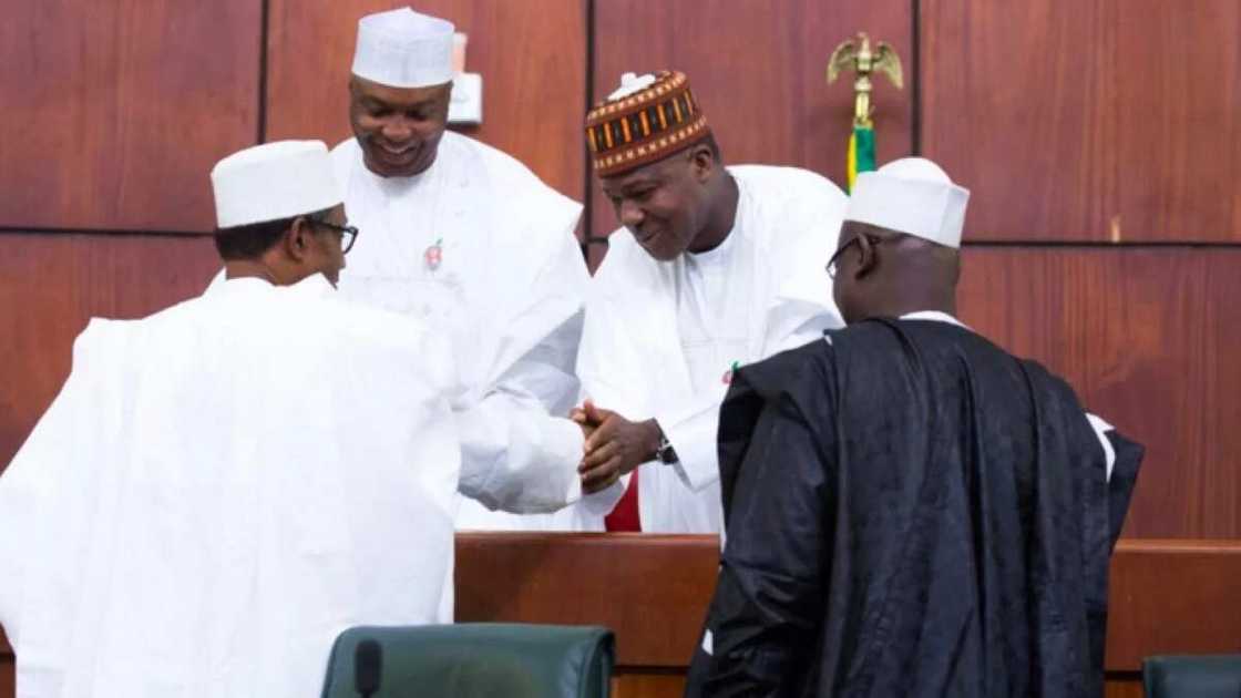 An rasa inda Shugaban Majalisar Wakilai ya shiga yayin da manyan APC su ka yi taro a Abuja An rasa inda Shugaban Majalisar Wakilai ya shiga yayin da manyan APC su ka yi taro a Abuja