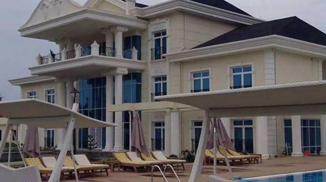 Akwa Ibom governor builds mansion within few months