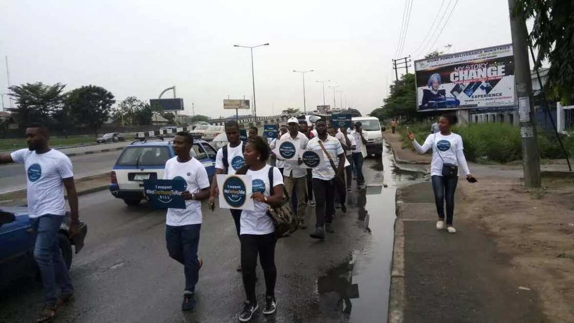 “We are young but not too young to run, ” Nigerian youths rally for political inclusion (photos) “We are young but not too young to run, ” Nigerian youths rally for political inclusion (photos)