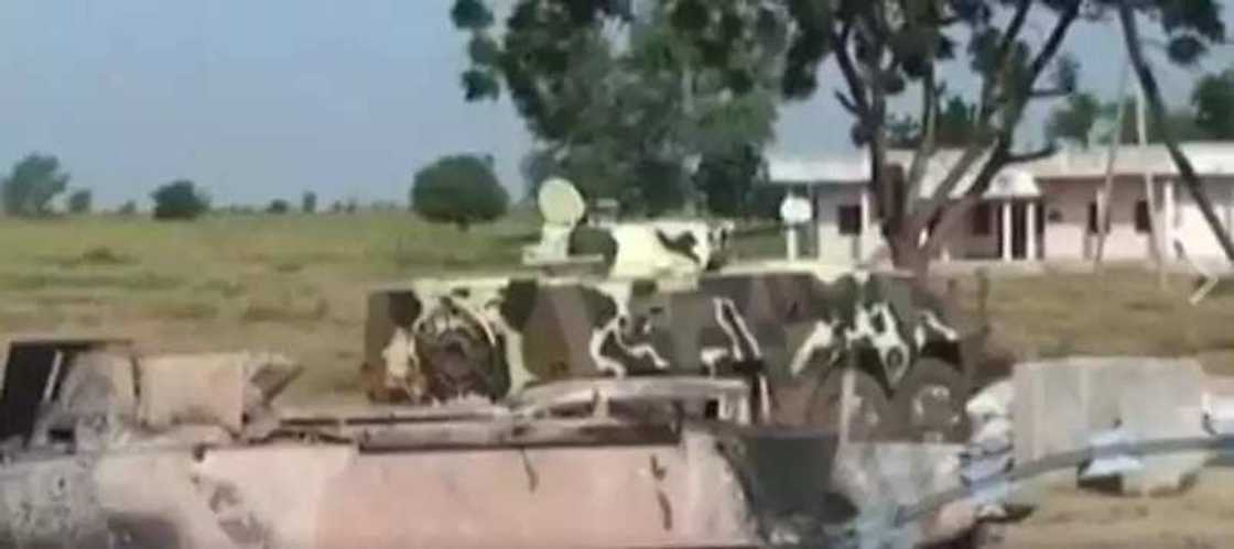 Yadda Sojoji suka ci Sambisa da yaki (Hotuna/bidiyo) Yadda Sojoji suka ci Sambisa da yaki (Hotuna/bidiyo)