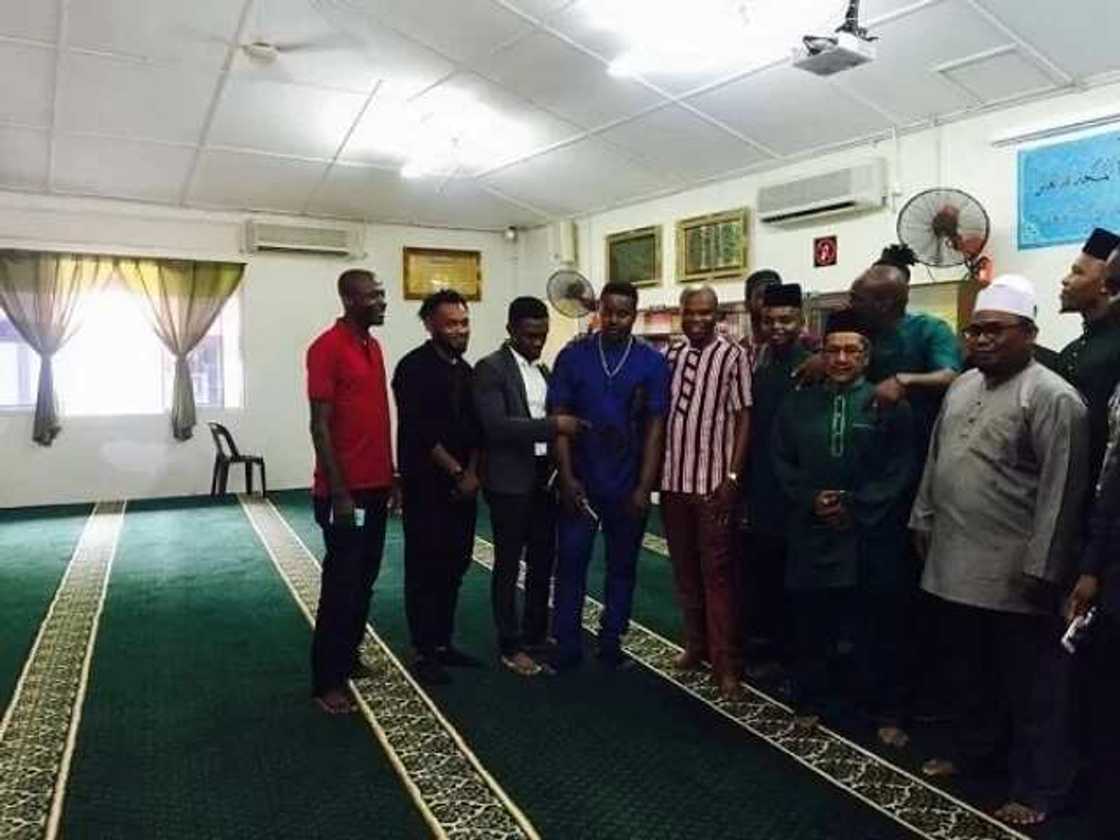 Igbo man allegedly marries Muslim lady from Malaysia Igbo man allegedly marries Muslim lady from Malaysia