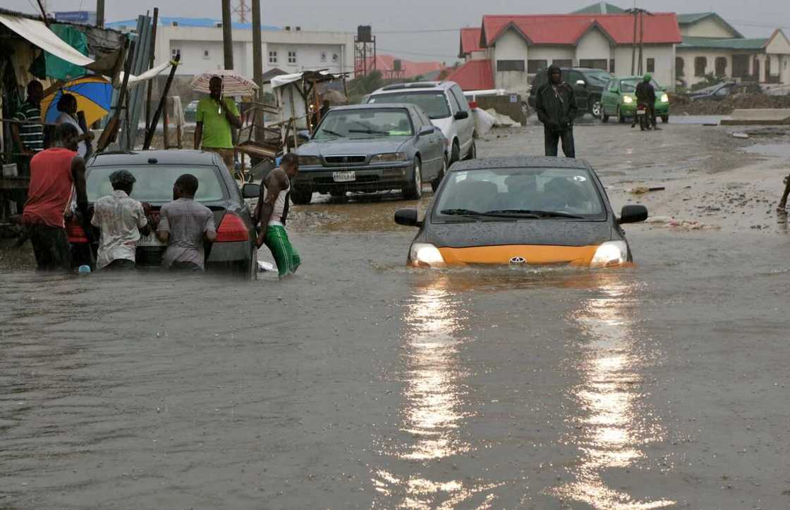 Heavy rainfall causes flood in Lagos Heavy rainfall causes flood in Lagos