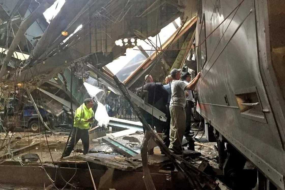 Yadda Jirgin kasa ya yi ajalin mutane 100 a India (Hotuna) Yadda Jirgin kasa ya yi ajalin mutane 100 a India (Hotuna)