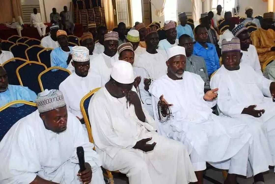 Babbar Sallah: Matar Gwamna Kashim Shettima ta yi rabon raguna 100 ga Malamai da gajiyayyu Babbar Sallah: Matar Gwamna Kashim Shettima ta yi rabon raguna 100 ga Malamai da gajiyayyu
