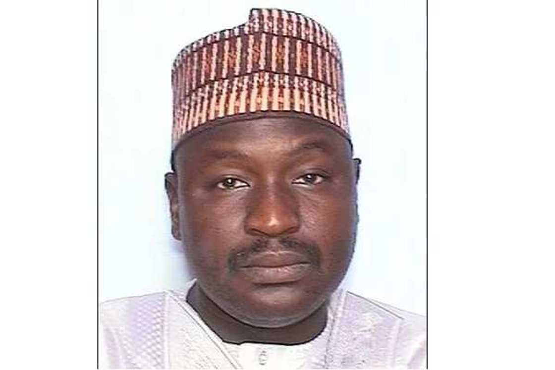 APC Senator allegedly stoned for supporting Saraki APC Senator allegedly stoned for supporting Saraki