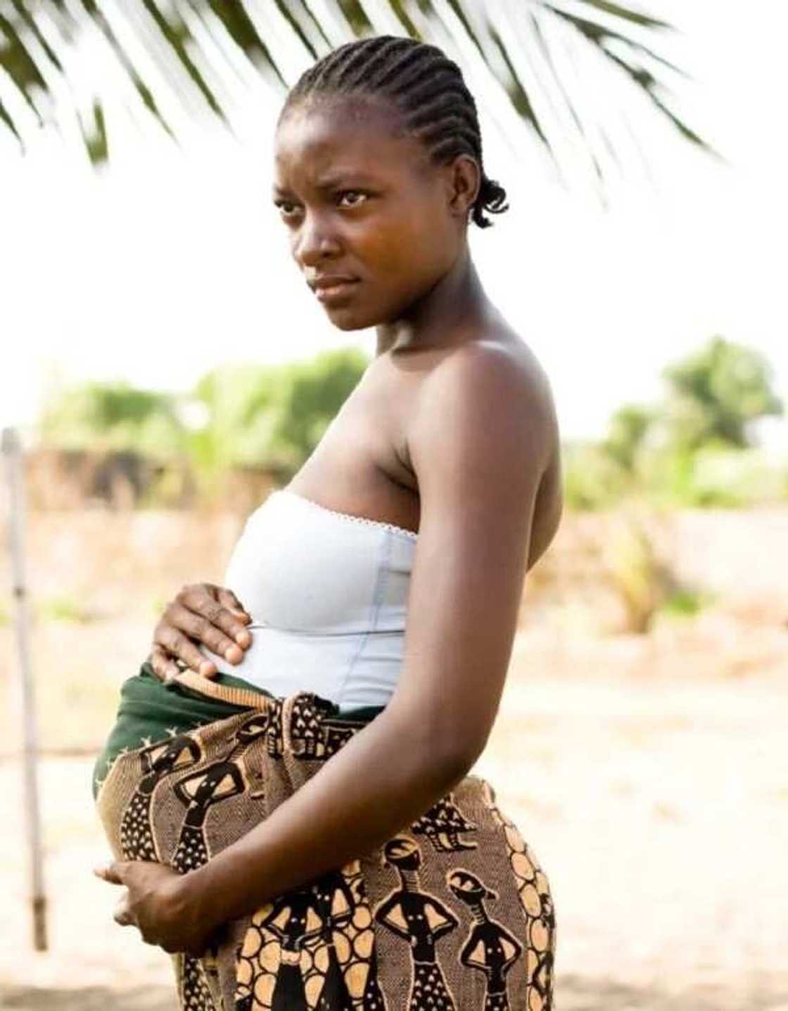 pregnant African woman