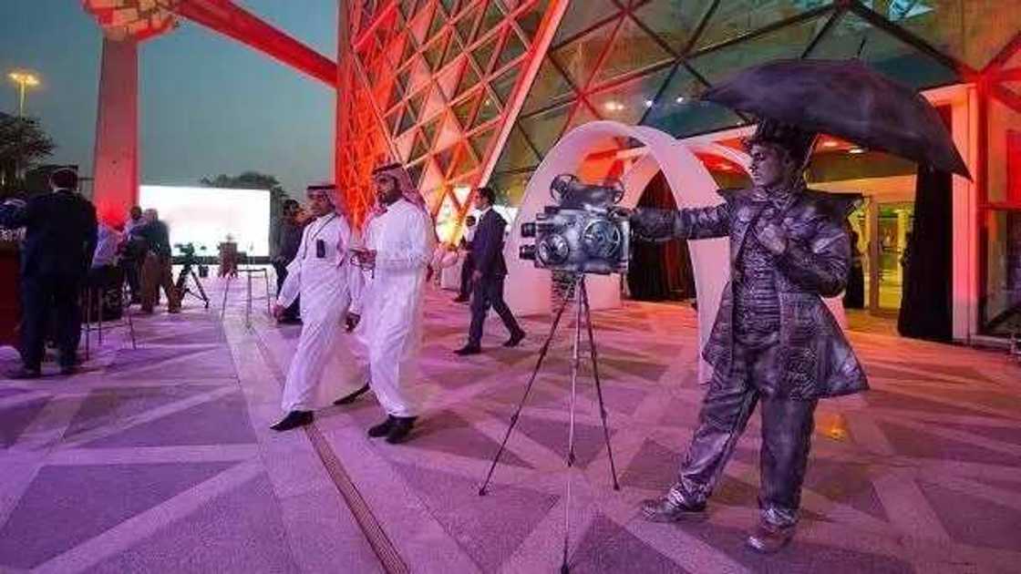 Saudiyya ta baiwa wani kamfani damar gina gidajen Sinima guda 30 a fadin kasar Saudiyya ta baiwa wani kamfani damar gina gidajen Sinima guda 30 a fadin kasar