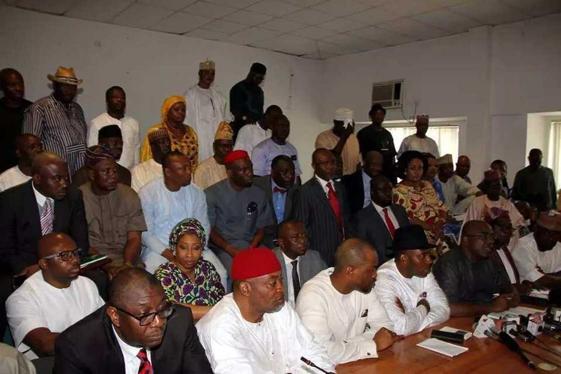 Brawl In House Of Reps (PHOTOS, VIDEO) Brawl In House Of Reps (PHOTOS, VIDEO)