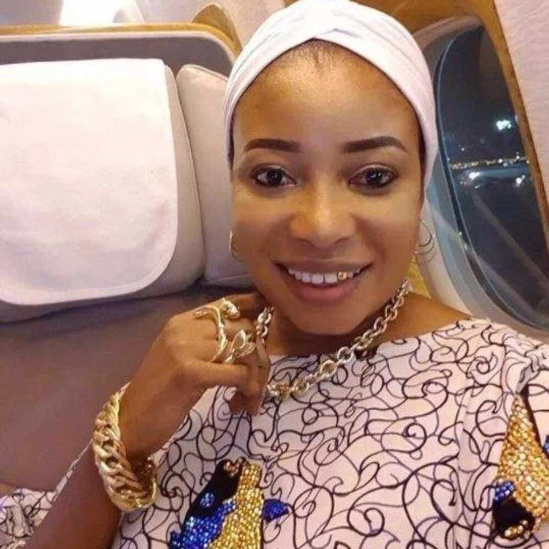 Dalilin da ya sa na yi watsi da Kristanci na rungumi addinin Musulunci – Inji wata ficecciyar dandalin Nollywood Dalilin da ya sa na yi watsi da Kristanci na rungumi addinin Musulunci – Inji wata ficecciyar dandalin Nollywood