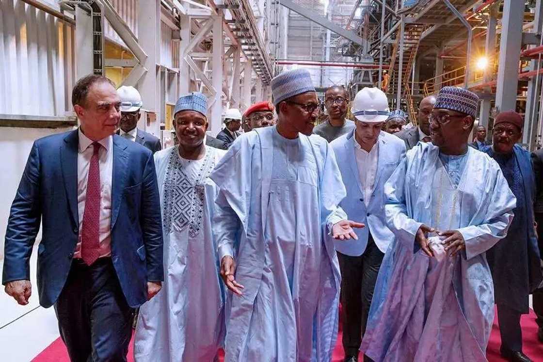 Shugaba Buhari ya isa jihar Neja, ya kaddamar da sabbin gine-gine Shugaba Buhari ya isa jihar Neja, ya kaddamar da sabbin gine-gine