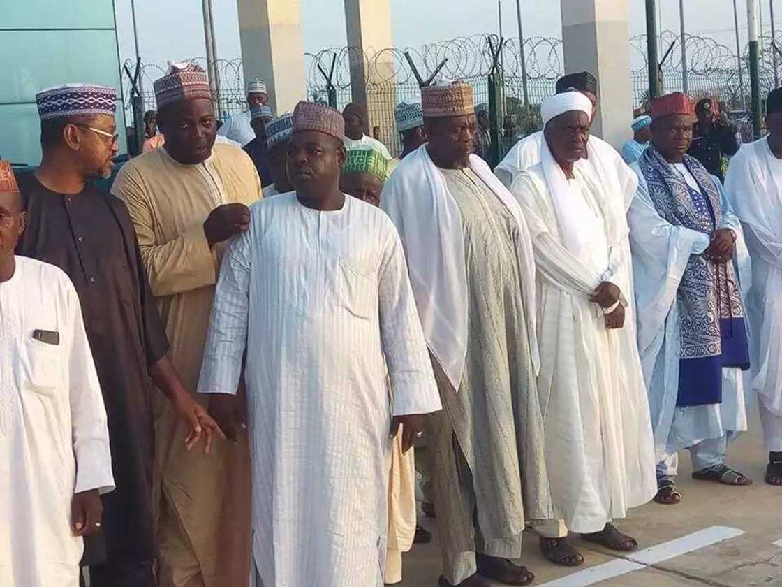 Gawar marigayiya ɗiyar Sule Lamido ta iso Najeriya (Hotuna) Gawar marigayiya ɗiyar Sule Lamido ta iso Najeriya (Hotuna)