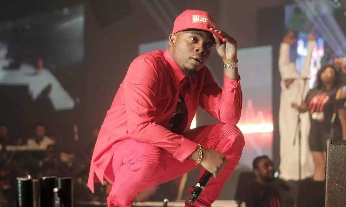 Olamide launches the Wo challenge, promotes ‘razzness’ Olamide launches the Wo challenge, promotes ‘razzness’