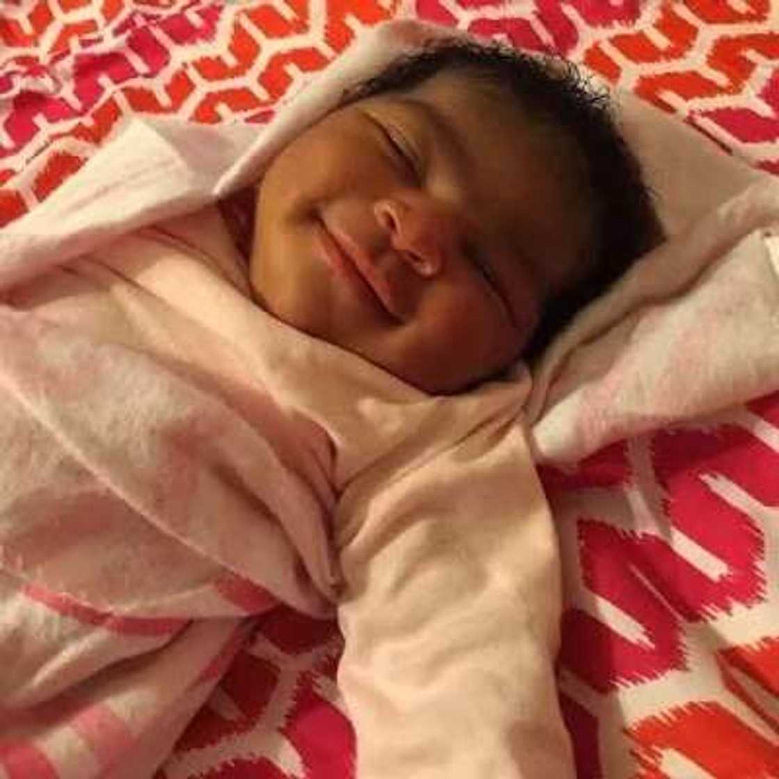 Uche Elendu looks radiant during baby shower Uche Elendu looks radiant during baby shower