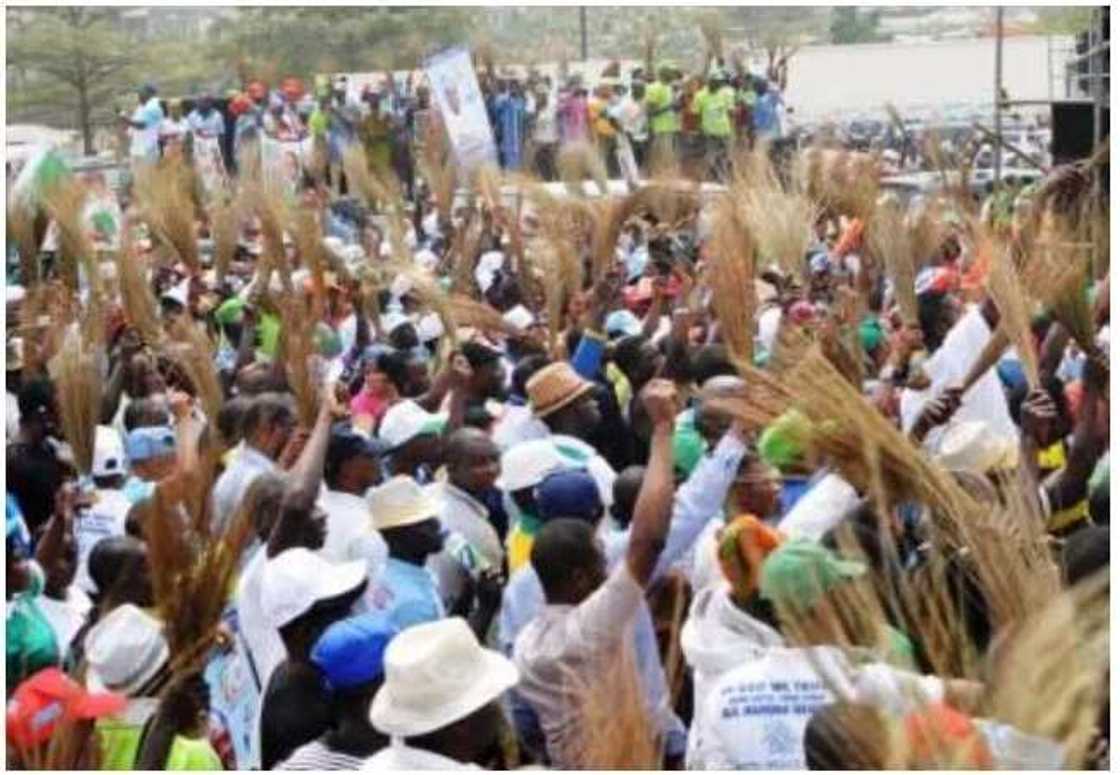Jigo a PDP ta koma APC da Dubunnan magoya bayanta Jigo a PDP ta koma APC da Dubunnan magoya bayanta