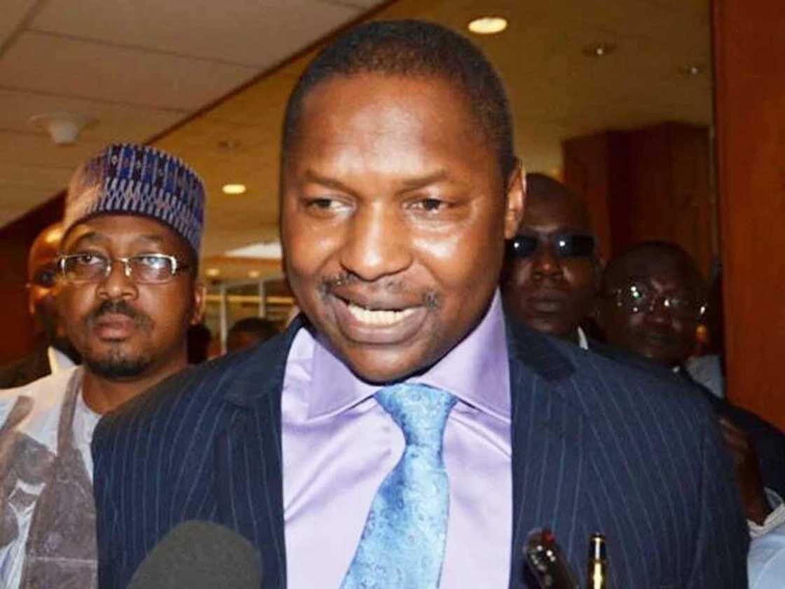 kashi 70% daga cikin fursunonin dake jiran kotu ta yanke musu hukunci satar rake da doya suka yi – Abubakar Malami