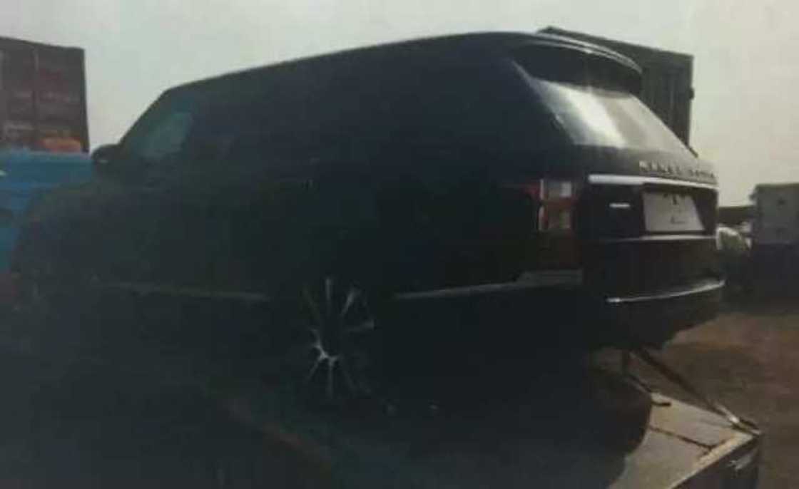 The driver of the SUV reportedly claimed that the vehicle belonged to the Senate President Bukola Saraki The driver of the SUV reportedly claimed that the vehicle belonged to the Senate President Bukola Saraki