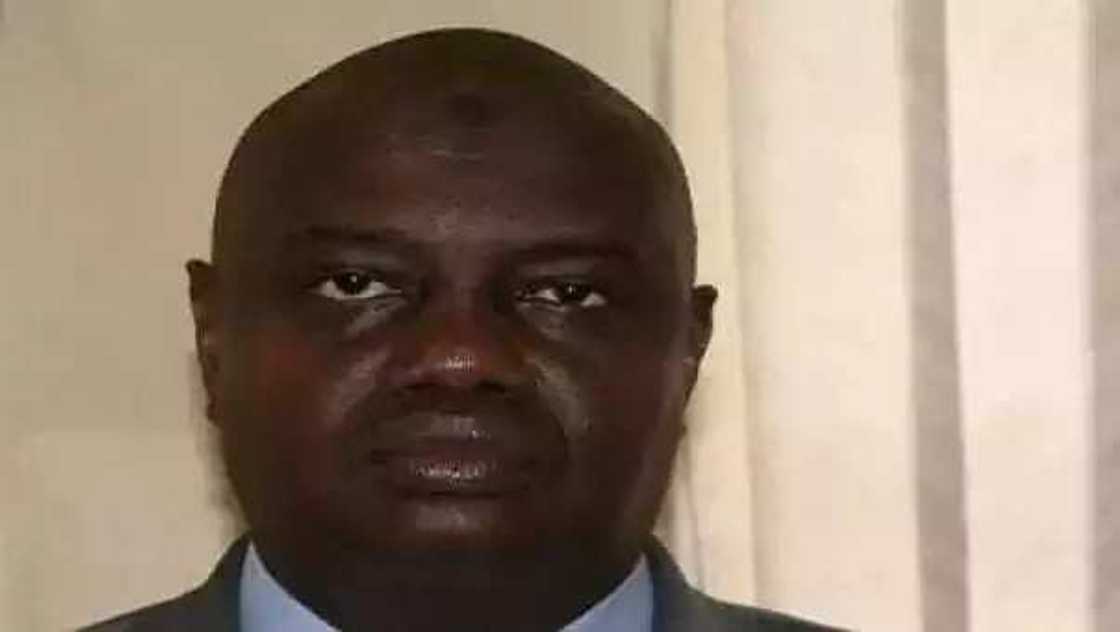 Jerin sunayen mutanen da hukumar EFCC ke nema ruwa a jallo