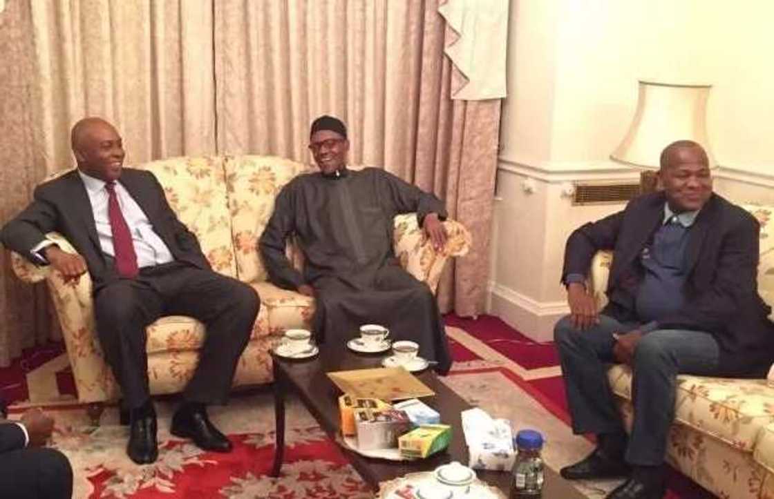 Buhari meeting with Saraki, Dogara, other lawmakers in Abuja House, London PHOTOS Buhari meeting with Saraki, Dogara, other lawmakers in Abuja House, London PHOTOS