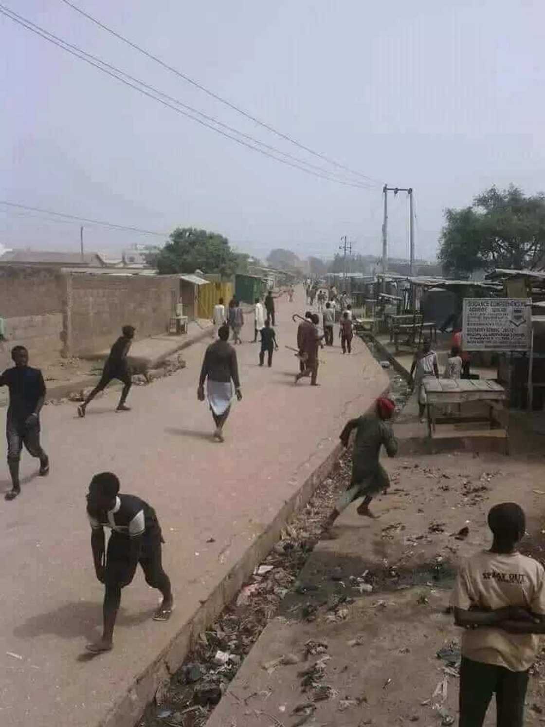 Tsugunni bata kare ba: An kai ma jama’a hari a jihar Kano a hanyar zuwa taron Gandujiyya Tsugunni bata kare ba: An kai ma jama’a hari a jihar Kano a hanyar zuwa taron Gandujiyya
