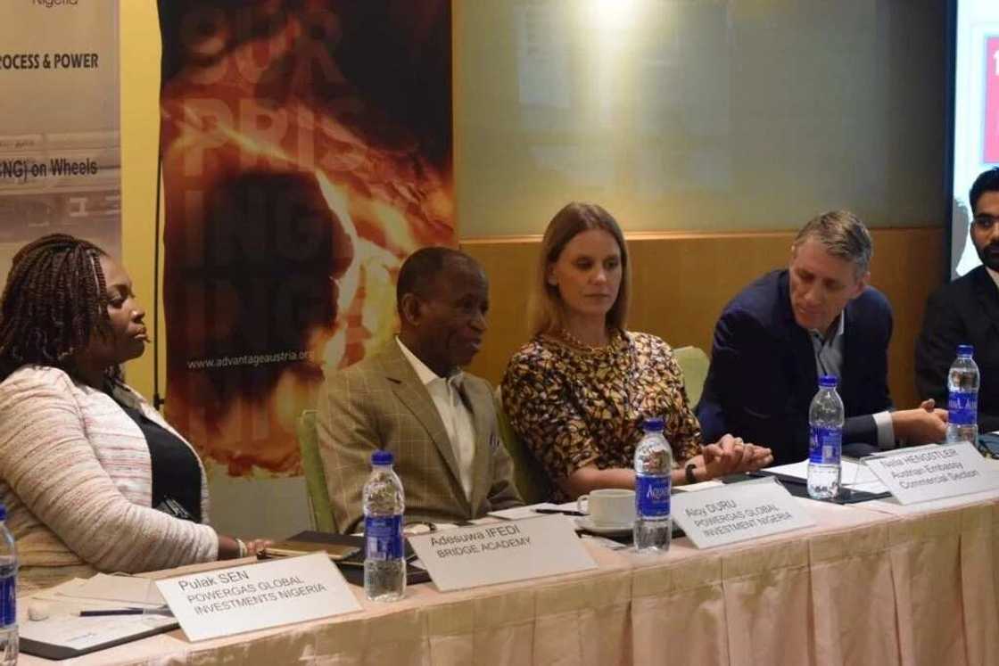 Reduce gas flaring – Save lives! Save the environment! Save costs! Reduce gas flaring – Save lives! Save the environment! Save costs!