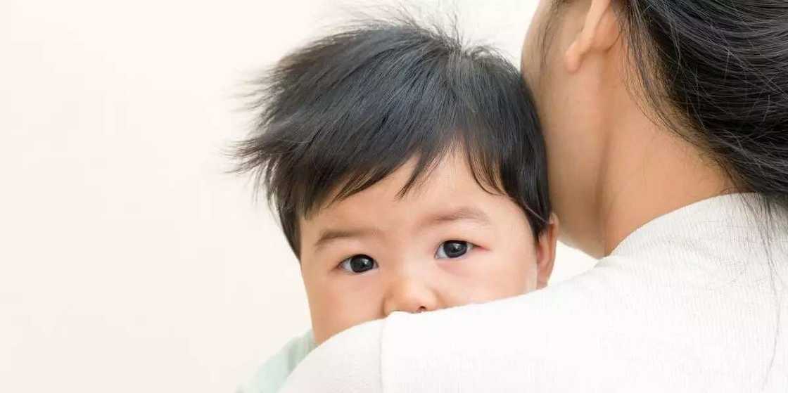 Wata mata ta haihu a wani gidan rediyon Amurka yayin da take kan aiki Wata mata ta haihu a wani gidan rediyon Amurka yayin da take kan aiki